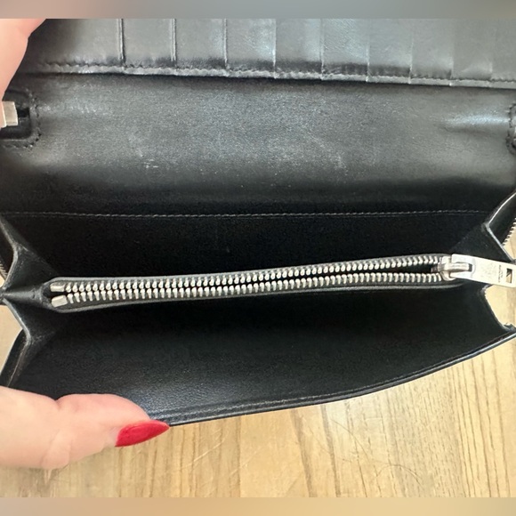 Saint Laurent Black Croc-Embossed Wallet - Picture 8 of 9